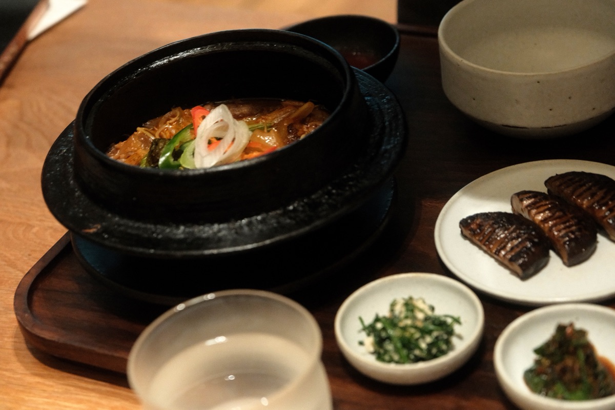 Spicy Beef and Spring Leek Gomtang in stone pot