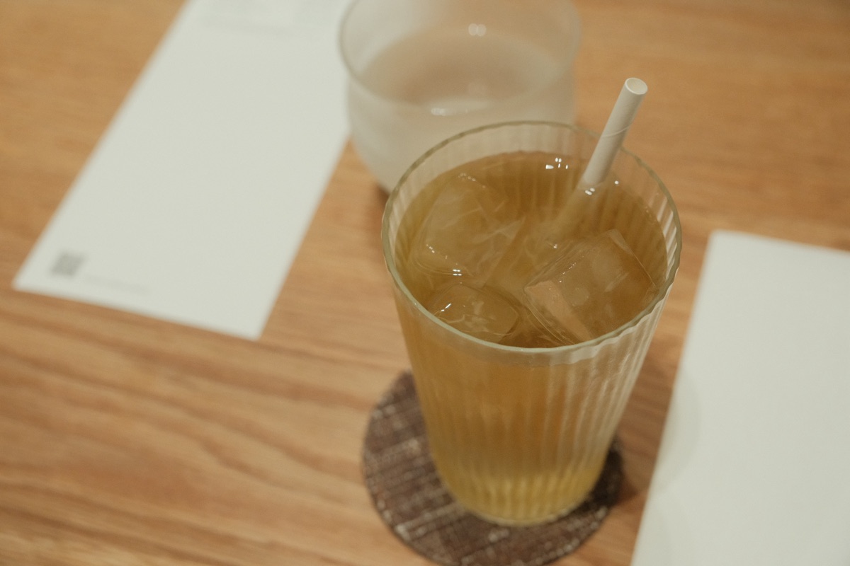수국차 (hydrangea tea) on ice
